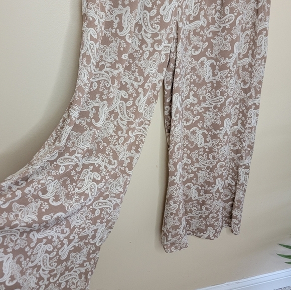 NWT Everyday Chic Boutique | Tan & Cream Paisley Print Wide Leg Beach Pants - Picture 3 of 6